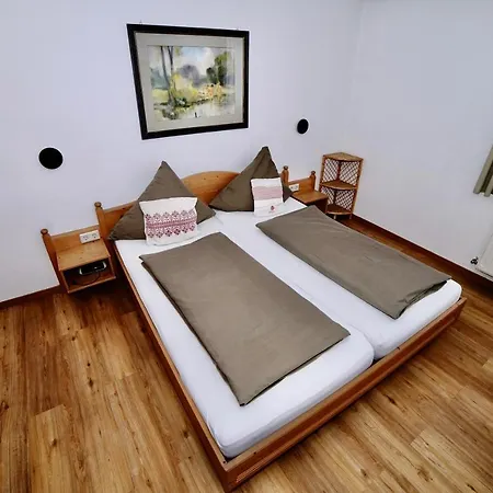 克拉巴赫公寓 *