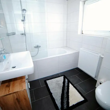 克拉巴赫公寓 *